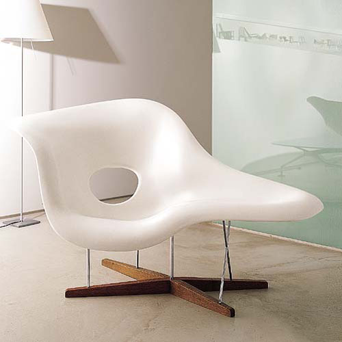 Eames La Chaise