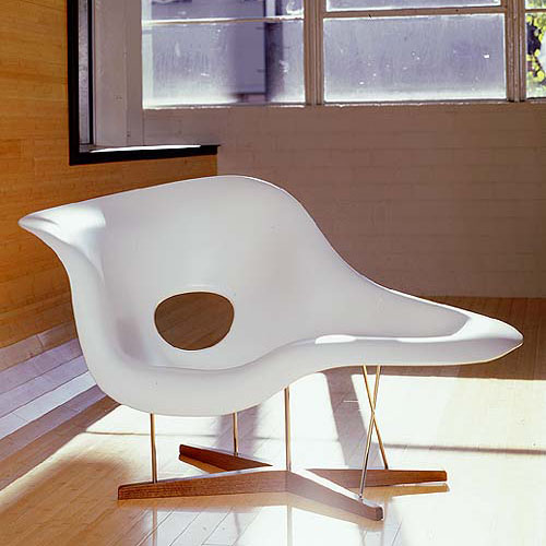 Eames La Chaise