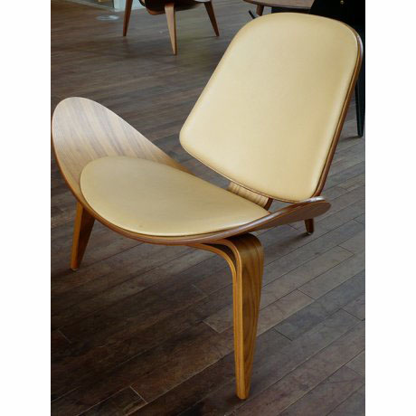 Wegner Shell chair