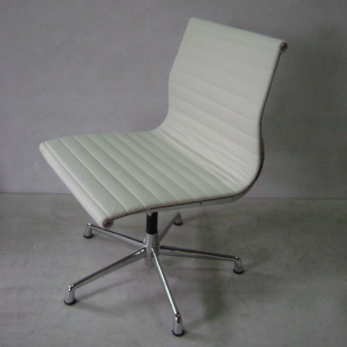 Replica Aluminum Group Side Chair by Eames