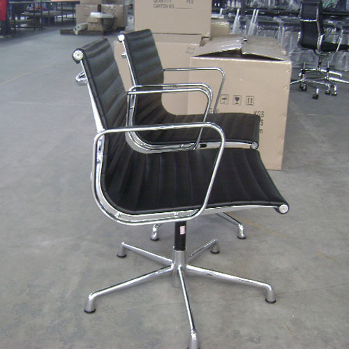 Eames Aluminum Group Side Chair