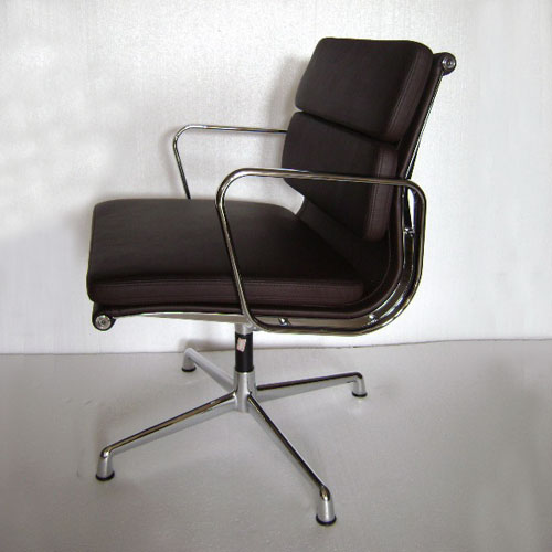 Replica Group Aluminum Management Chair by Eames