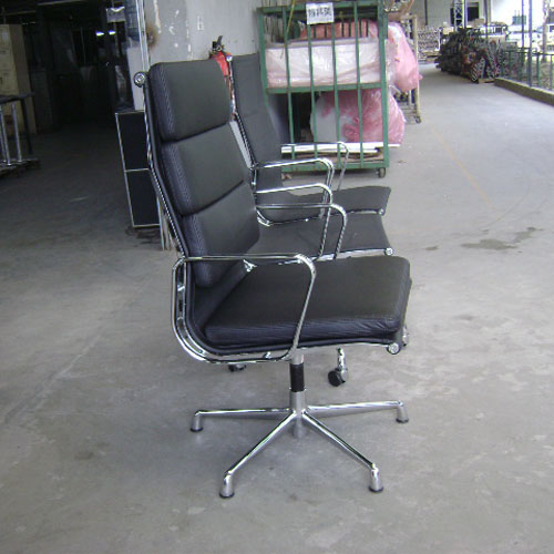 Eames Soft Pad Group Side Chair