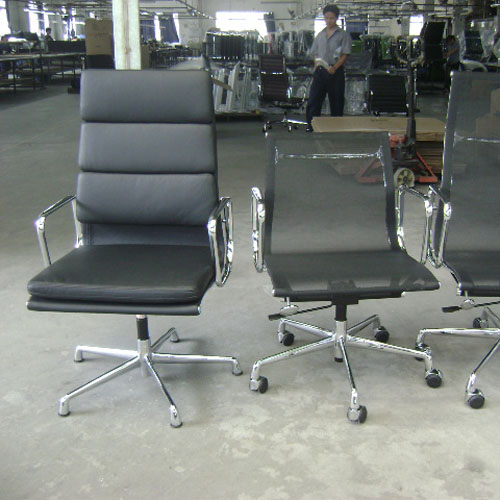 Eames Soft Pad Group Side Chair